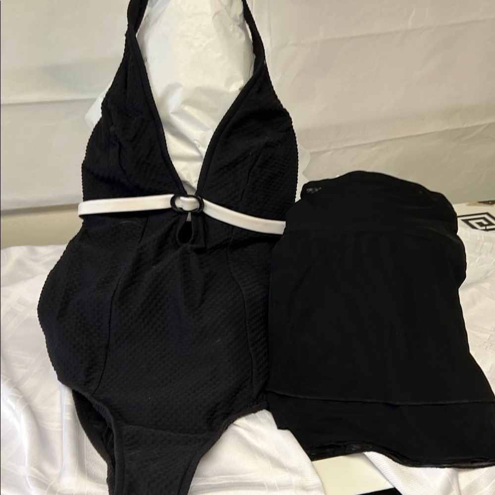 Jantzen Black and White Women's Swimsuit